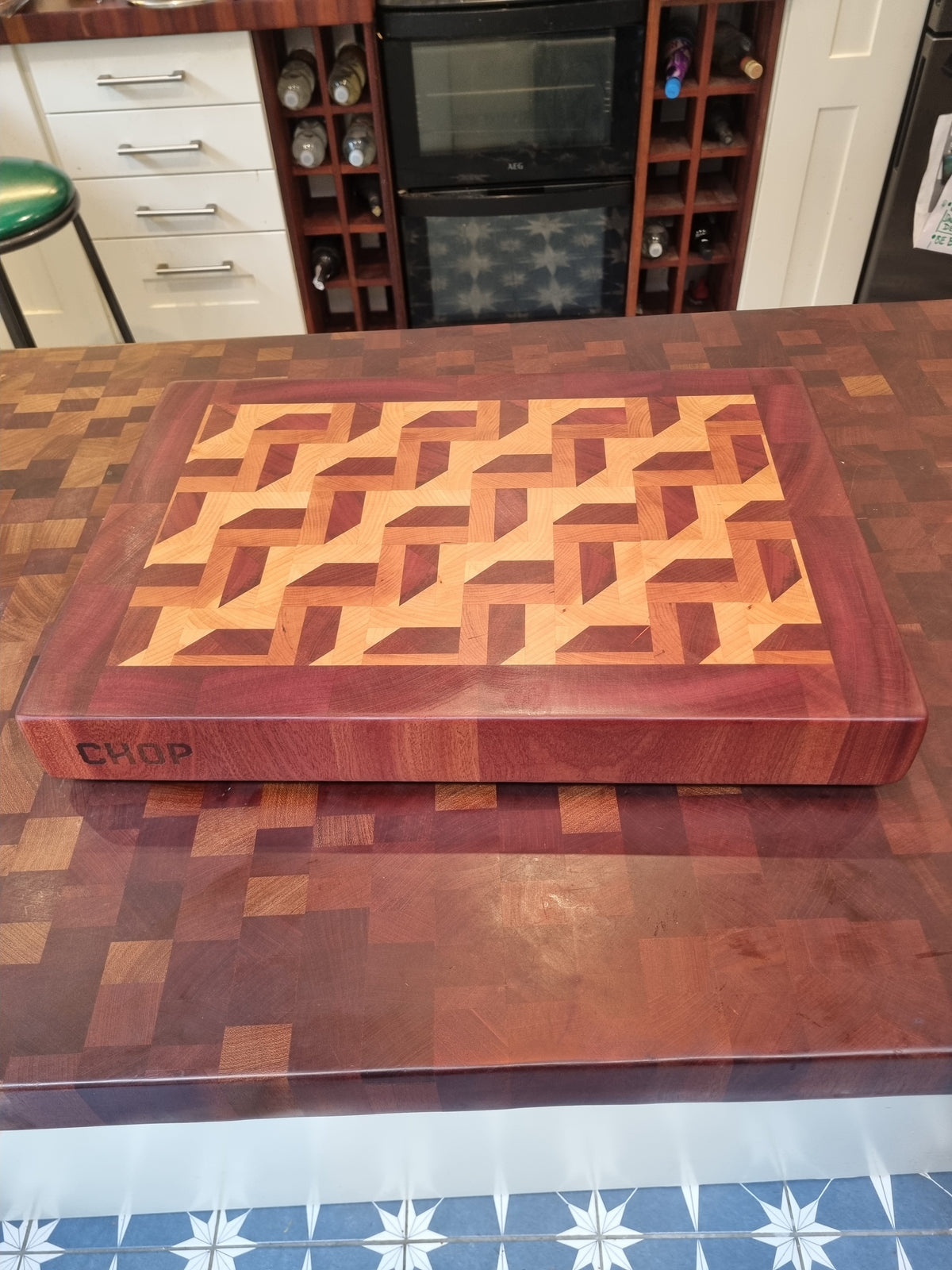 3D Zig Zag End Grain Chopping Block with Sapele Trim – Extra Large